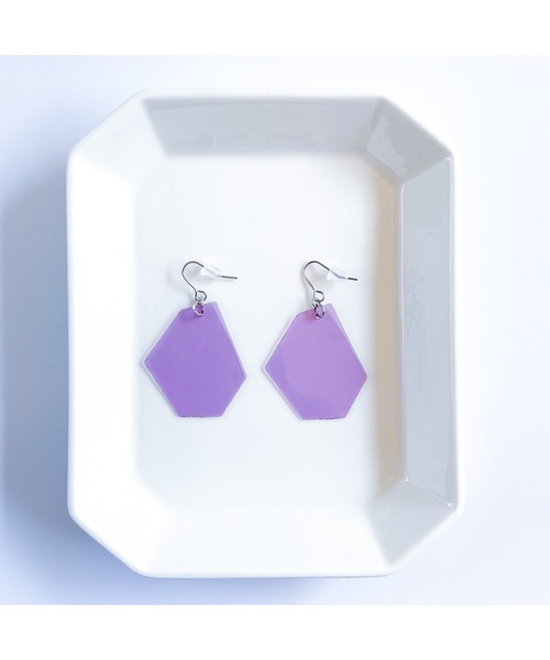 tone(トーン)の「【TOMEI LAB】ビニール 変形六角 ピアス(MA)(ピアス(両耳用)・レディース・パープル/イエロー/オレンジ/ピンク・FREE)」の7枚目の写真