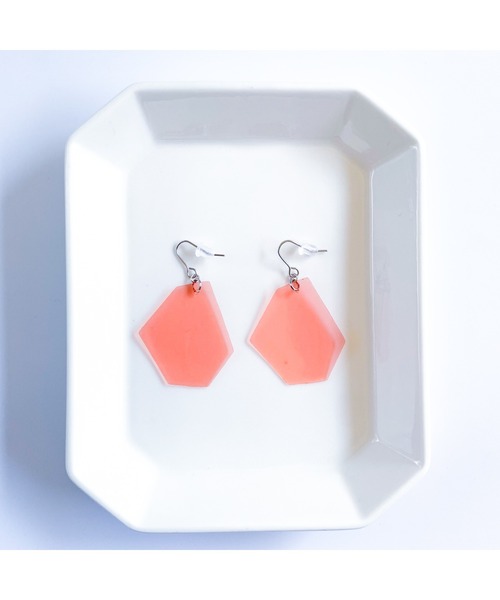 tone(トーン)の「【TOMEI LAB】ビニール 変形六角 ピアス(MA)(ピアス(両耳用)・レディース・パープル/イエロー/オレンジ/ピンク・FREE)」の13枚目の写真
