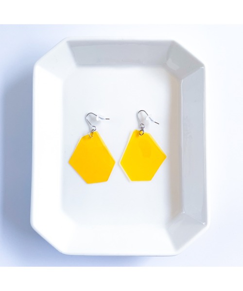 tone(トーン)の「【TOMEI LAB】ビニール 変形六角 ピアス(MA)(ピアス(両耳用)・レディース・パープル/イエロー/オレンジ/ピンク・FREE)」の16枚目の写真