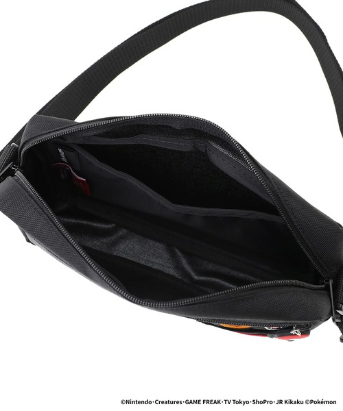 Manhattan Portage（マンハッタンポーテージ）の「JOGGER (L) JPN VER 2 Pokemon 25 ZA（ショルダーバッグ・メンズ・ブラック・X-SMALL）」の7枚目の写真