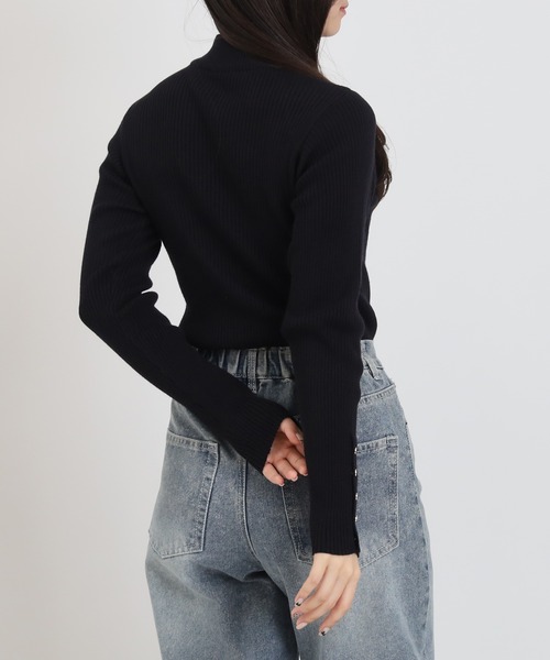 TRUDEA（トルディア）の「袖ボタンリブニット（ニット/セーター・レディース・アイボリー/ブラック/ワイン・MEDIUM）」の20枚目の写真