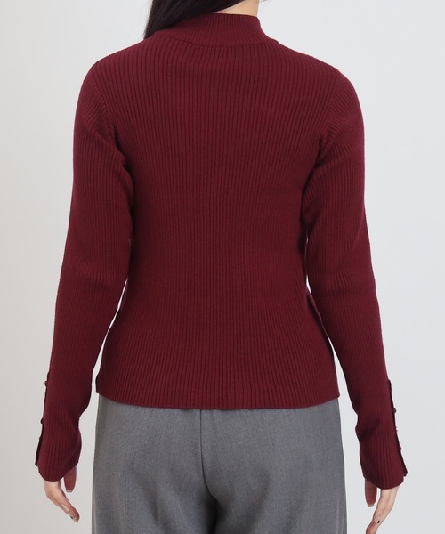 TRUDEA（トルディア）の「袖ボタンリブニット（ニット/セーター・レディース・アイボリー/ブラック/ワイン・MEDIUM）」の8枚目の写真