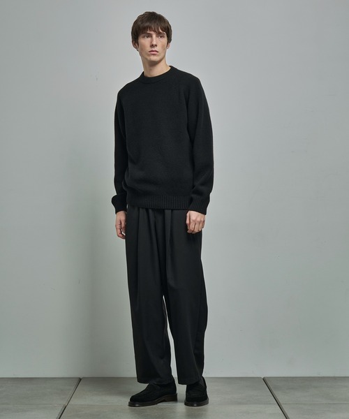ATON（エイトン）の「【ATON】LAMBS WOOL CREWNECK SWEATER／軽くて毎日着られる定番ニット（ニット/セーター・メンズ・ブラック/グレー/ブラウン・2/4/6）」の14枚目の写真
