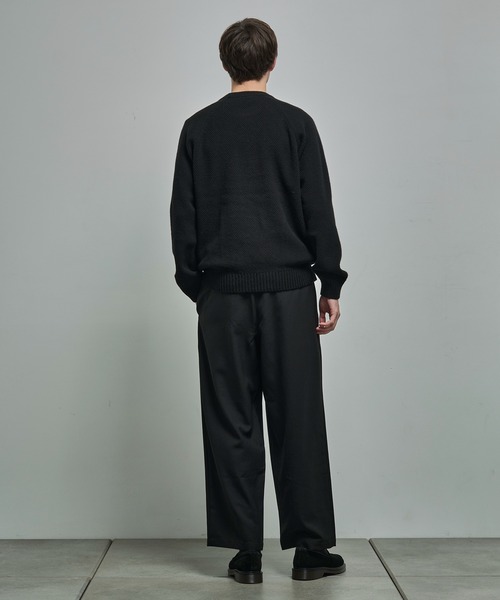 ATON（エイトン）の「【ATON】LAMBS WOOL CREWNECK SWEATER／軽くて毎日着られる定番ニット（ニット/セーター・メンズ・ブラック/グレー/ブラウン・2/4/6）」の4枚目の写真