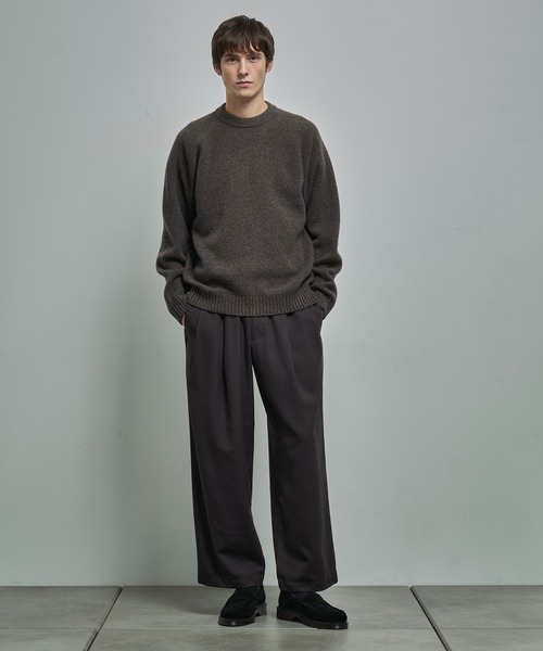 ATON（エイトン）の「【ATON】LAMBS WOOL CREWNECK SWEATER／軽くて毎日着られる定番ニット（ニット/セーター・メンズ・ブラック/グレー/ブラウン・2/4/6）」の10枚目の写真