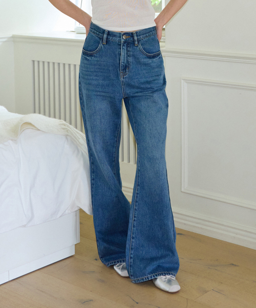 SALON DE YOHN(サロンドヨーン)の「Loose Fit Bootcut Denim Pants(デニムパンツ・レディース・その他・MEDIUM/SMALL/LARGE)」の3枚目の写真