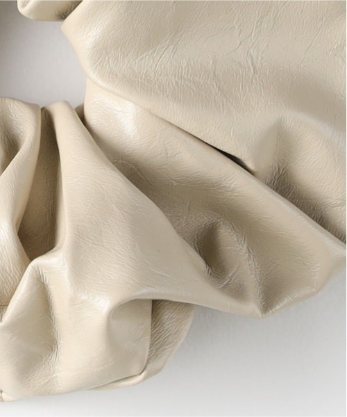 Right-on(ライトオン)の「Right-on Basic(ライトオンベーシック)【レディース】PUシュシュ(その他・レディース・ブラウン/ベージュ/シルバー/ブラック・ONE SIZE)」の9枚目の写真