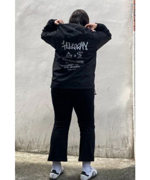 ARTISTWEAR（アーティストウェア）の「[ATW x HOOLIGAN] ローカルソウル フードパーカー（ナイロンジャケット・レディース・ブラック・2XL/LARGE/MEDIUM/X-LARGE）」の19枚目の写真