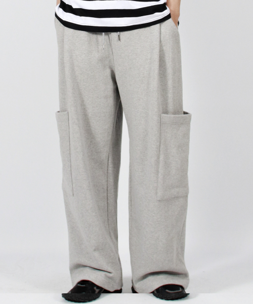 DEMARC(ドゥマーク)の「M SIDE POCKET WIDE ONE-TUCK REAL STREET SWEAT PANTS GREY(スウェットパンツ・メンズ・その他・LARGE/MEDIUM)」の9枚目の写真