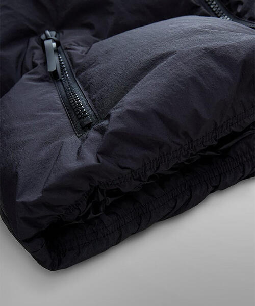 Alpha Industries（アルファインダストリーズ）の「Alpha Industries/アルファインダストリーズ/SIERRA SHORT PUFFER W/ウィメンズ シエラ ショート パファー（その他アウター・レディース・ブラック/ホワイト・M/S）」の19枚目の写真