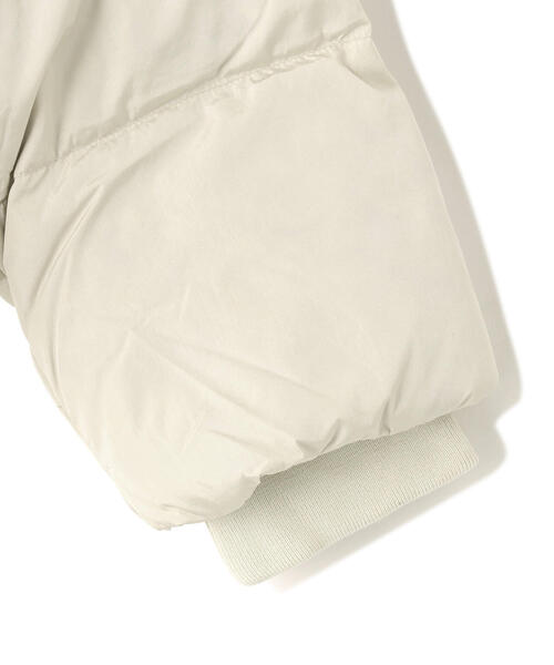 Alpha Industries（アルファインダストリーズ）の「Alpha Industries/アルファインダストリーズ/SIERRA SHORT PUFFER W/ウィメンズ シエラ ショート パファー（その他アウター・レディース・ブラック/ホワイト・M/S）」の7枚目の写真