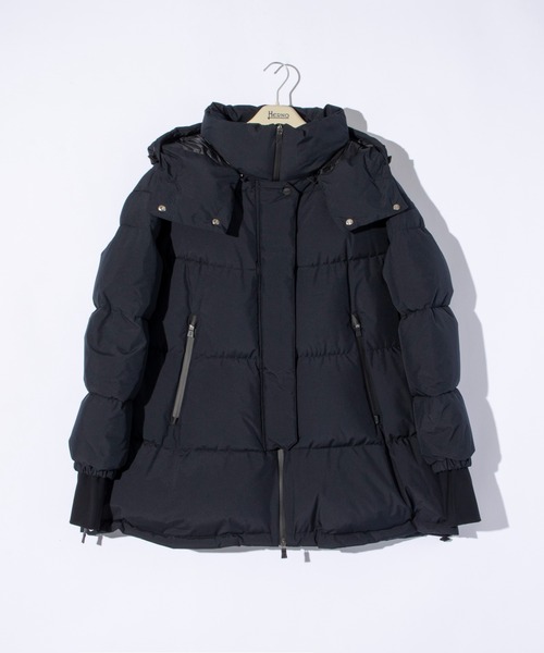 HERNO(ヘルノ)の「HERNO RELAXED 2 LAYER PRO METEO DOWN JACKET ヘルノ リラックス 2レイヤー プロメテオ ダウンジャケット(ダウンジャケット/コート・レディース・ブラック/ネイビー/ネイビー系・44/40/38)」の3枚目の写真