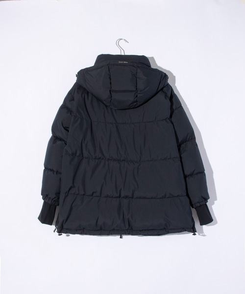 HERNO(ヘルノ)の「HERNO RELAXED 2 LAYER PRO METEO DOWN JACKET ヘルノ リラックス 2レイヤー プロメテオ ダウンジャケット(ダウンジャケット/コート・レディース・ブラック/ネイビー/ネイビー系・44/40/38)」の19枚目の写真