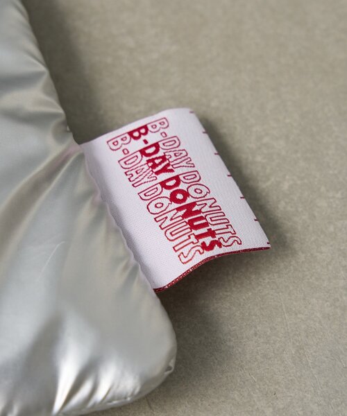 BIRTHDAY BAR（バースデイバー）の「≪BIRTHDAY BARオリジナル≫【B-DAY DONUTS】ドーナッツ刺繍ポーチ（ポーチ・レディース・ホワイト/シルバー・0）」の17枚目の写真
