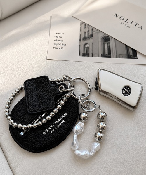 NOLITA LABORATORY（ノリータラボラトリー）の「【 NOLITA / ノリータ 】パールビーズ バッグチャーム 4点セット 小物入れ・タグチャーム・ビーズループ付き キーリング（チャーム・レディース・ブラック・FREE）」の11枚目の写真