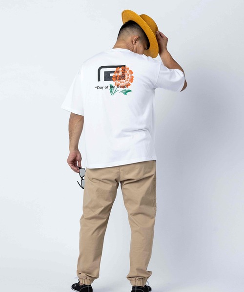 reversal.dogi.design.works（リバーサル・ドーギ・デザイン・ワークス）の「＜reversal/リバーサル＞CALAVERA OVER SIZE COTTON TEE（Tシャツ/カットソー・メンズ・ブラック/ホワイト・X-LARGE/MEDIUM/LARGE/XX-LARGE）」の12枚目の写真