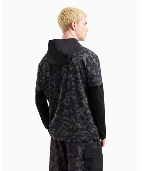 EMPORIO ARMANI EA7(エンポリオアルマーニイーエーセブン)の「<オンライン限定>【エンポリオ アルマーニ EA7】Visibility フード付きスウェットシャツ コットン(Tシャツ/カットソー・メンズ・グレー系・LARGE/MEDIUM/SMALL/X-LARGE/XX-LARGE)」の3枚目の写真