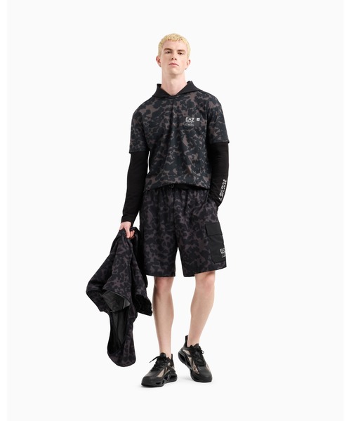 EMPORIO ARMANI EA7(エンポリオアルマーニイーエーセブン)の「<オンライン限定>【エンポリオ アルマーニ EA7】Visibility フード付きスウェットシャツ コットン(Tシャツ/カットソー・メンズ・グレー系・LARGE/MEDIUM/SMALL/X-LARGE/XX-LARGE)」の5枚目の写真