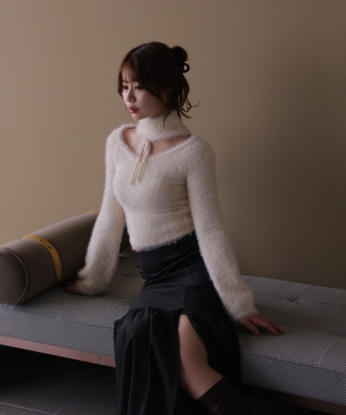M DOLLY(エムドリー)の「*M DOLLY original* shaggy zita ribbon tops/シャギージータリボントップス(ニット/セーター・レディース・アイボリー/ブラック/キャメル・FREE)」の2枚目の写真