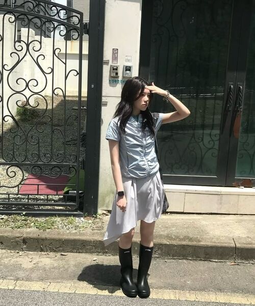 ITZAVIBE(イッザバイブ)の「SHIRRED WINDBREAKER - SKY BLUE(ナイロンジャケット・レディース・その他・ONE SIZE)」の6枚目の写真