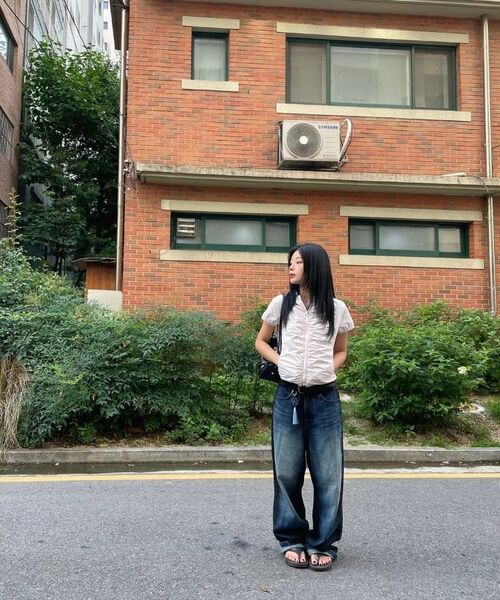ITZAVIBE(イッザバイブ)の「SHIRRED WINDBREAKER - SKY BLUE(ナイロンジャケット・レディース・その他・ONE SIZE)」の7枚目の写真