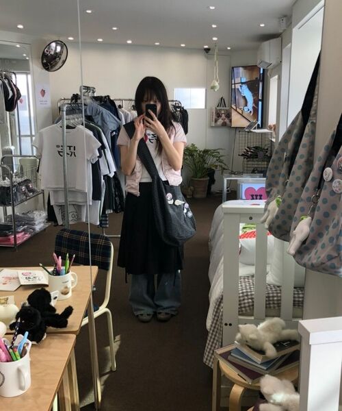 ITZAVIBE(イッザバイブ)の「SHIRRED WINDBREAKER - SKY BLUE(ナイロンジャケット・レディース・その他・ONE SIZE)」の9枚目の写真