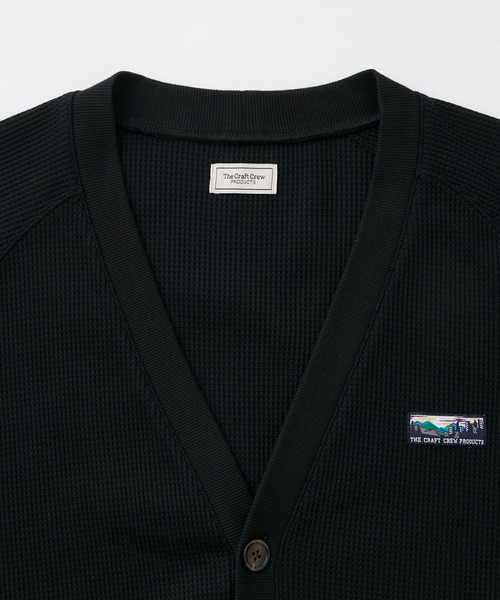 THE CRAFT CREW PRODUCTS(ザクラフトクループロダクツ)の「【UNNOTICEシリーズ】ドライワッフル リラックスフィット ラグランスリーブ カーディガン / 抗菌防臭・UVカット・マシンウォッシャブル【THE CRAFT CREW PRODUCTS】(カーディガン/ボレロ・メンズ・ブラック/グレイッシュベージュ/アッシュグレー/ダークブラウン/ダークネイビー/チャコール・S/M/L)」の14枚目の写真