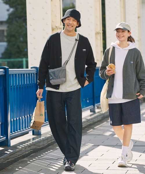 THE CRAFT CREW PRODUCTS(ザクラフトクループロダクツ)の「【UNNOTICEシリーズ】ドライワッフル リラックスフィット ラグランスリーブ カーディガン / 抗菌防臭・UVカット・マシンウォッシャブル【THE CRAFT CREW PRODUCTS】(カーディガン/ボレロ・メンズ・ブラック/グレイッシュベージュ/アッシュグレー/ダークブラウン/ダークネイビー/チャコール・S/M/L)」の21枚目の写真