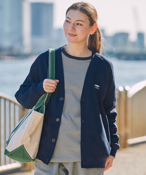 THE CRAFT CREW PRODUCTS（ザクラフトクループロダクツ）の「【UNNOTICEシリーズ】ドライワッフル リラックスフィット ラグランスリーブ カーディガン / 抗菌防臭・UVカット・マシンウォッシャブル【THE CRAFT CREW PRODUCTS】（カーディガン/ボレロ・メンズ・ブラック/グレイッシュベージュ/アッシュグレー/ダークブラウン/ダークネイビー/チャコール・S/M/L）」の11枚目の写真