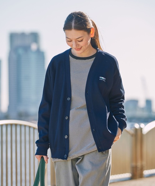 THE CRAFT CREW PRODUCTS（ザクラフトクループロダクツ）の「【UNNOTICEシリーズ】ドライワッフル リラックスフィット ラグランスリーブ カーディガン / 抗菌防臭・UVカット・マシンウォッシャブル【THE CRAFT CREW PRODUCTS】（カーディガン/ボレロ・メンズ・ブラック/グレイッシュベージュ/アッシュグレー/ダークブラウン/ダークネイビー/チャコール・S/M/L）」の13枚目の写真