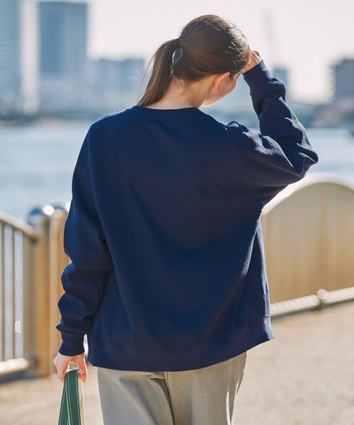 THE CRAFT CREW PRODUCTS（ザクラフトクループロダクツ）の「【UNNOTICEシリーズ】ドライワッフル リラックスフィット ラグランスリーブ カーディガン / 抗菌防臭・UVカット・マシンウォッシャブル【THE CRAFT CREW PRODUCTS】（カーディガン/ボレロ・メンズ・ブラック/グレイッシュベージュ/アッシュグレー/ダークブラウン/ダークネイビー/チャコール・S/M/L）」の15枚目の写真