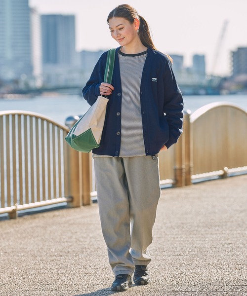 THE CRAFT CREW PRODUCTS（ザクラフトクループロダクツ）の「【UNNOTICEシリーズ】ドライワッフル リラックスフィット ラグランスリーブ カーディガン / 抗菌防臭・UVカット・マシンウォッシャブル【THE CRAFT CREW PRODUCTS】（カーディガン/ボレロ・メンズ・ブラック/グレイッシュベージュ/アッシュグレー/ダークブラウン/ダークネイビー/チャコール・S/M/L）」の19枚目の写真