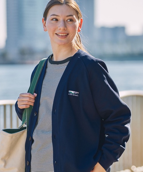 THE CRAFT CREW PRODUCTS（ザクラフトクループロダクツ）の「【UNNOTICEシリーズ】ドライワッフル リラックスフィット ラグランスリーブ カーディガン / 抗菌防臭・UVカット・マシンウォッシャブル【THE CRAFT CREW PRODUCTS】（カーディガン/ボレロ・メンズ・ブラック/グレイッシュベージュ/アッシュグレー/ダークブラウン/ダークネイビー/チャコール・S/M/L）」の22枚目の写真