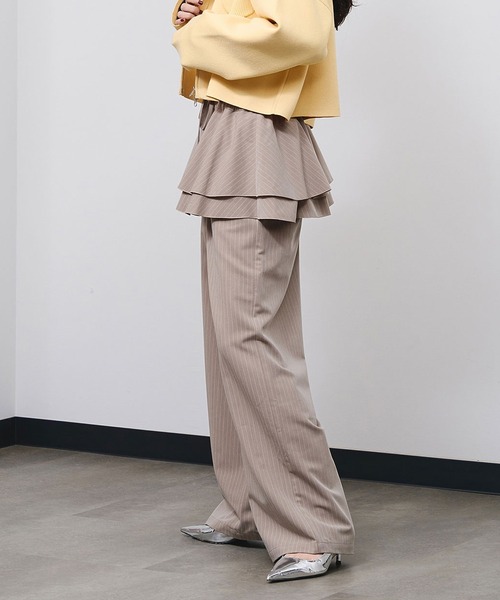 ROSE BUD(ローズバッド)の「LAYERED SKIRT STRIPE PANTS(その他パンツ・レディース・ネイビー/ベージュ・ONE SIZE)」の3枚目の写真