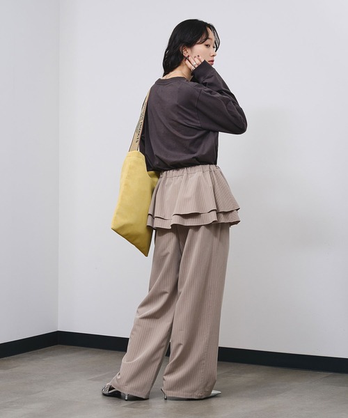 ROSE BUD(ローズバッド)の「LAYERED SKIRT STRIPE PANTS(その他パンツ・レディース・ネイビー/ベージュ・ONE SIZE)」の8枚目の写真