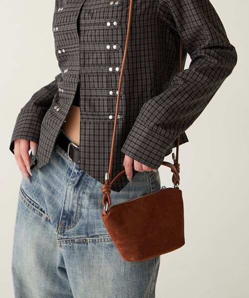 WHO'S WHO gallery(フーズフーギャラリー)の「【WEB限定】2WAYスウェードバッグ(ショルダーバッグ・レディース・ブラウン/イエロー/ブラック・FREE)」の9枚目の写真