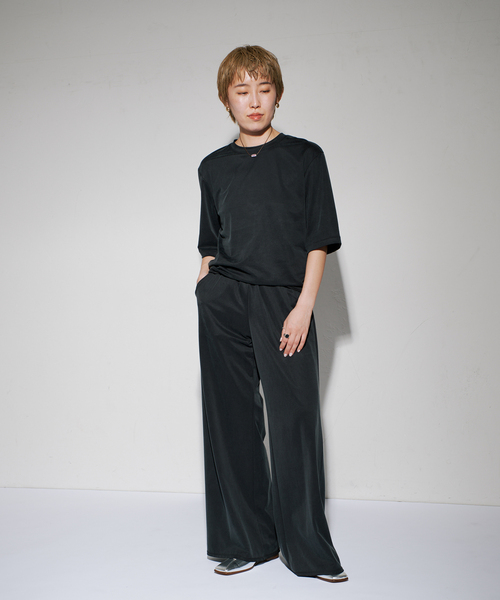 GRISE(グリーズ)の「GRISEスクエアアシンメトリーVカットフラット(その他シューズ・レディース・ブラック/ベージュ/シルバー・25cm/24.5cm/24cm/23.5cm/23cm/22.5cm/22cm)」の16枚目の写真