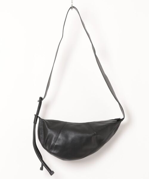ADAM PATEK(アダムパテック)の「【ADAMPATEK】water repellent leather mini shoulder bag/撥水レザーミニショルダーバッグ/AP2619001(ショルダーバッグ・レディース・ブラック・FREE)」の3枚目の写真