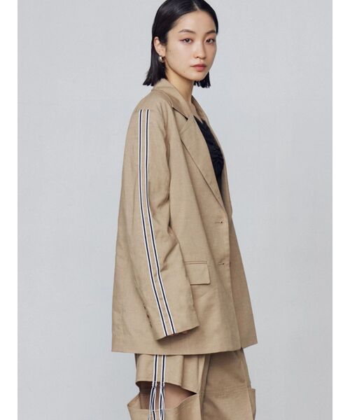 EMODA（エモダ）の「ダブルラインスリーブオーバージャケット（テーラードジャケット・レディース・グレー/ベージュ・FREE）」の7枚目の写真