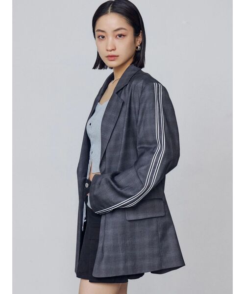 EMODA（エモダ）の「ダブルラインスリーブオーバージャケット（テーラードジャケット・レディース・グレー/ベージュ・FREE）」の12枚目の写真