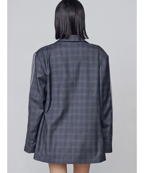 EMODA（エモダ）の「ダブルラインスリーブオーバージャケット（テーラードジャケット・レディース・グレー/ベージュ・FREE）」の11枚目の写真