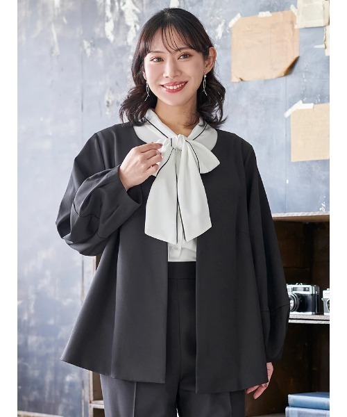 Re-J&SUPURE(リジェイアンドスプル)の「【大きいサイズ】【マルチストレッチ】パールボタンポンチョジャケット(セットアップ可)(ノーカラージャケット・レディース・ライトグレー/ネイビー/ブラック・XX-LARGE/XXX-LARGE/XXXX-LARGE)」の2枚目の写真
