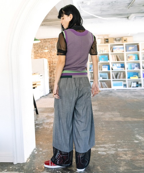 AULA AILA（アウラアイラ）の「2WAYジャガードスリーブレスニット（ベスト・レディース・レッド/ブルー/パープル/ブラック・0）」の19枚目の写真