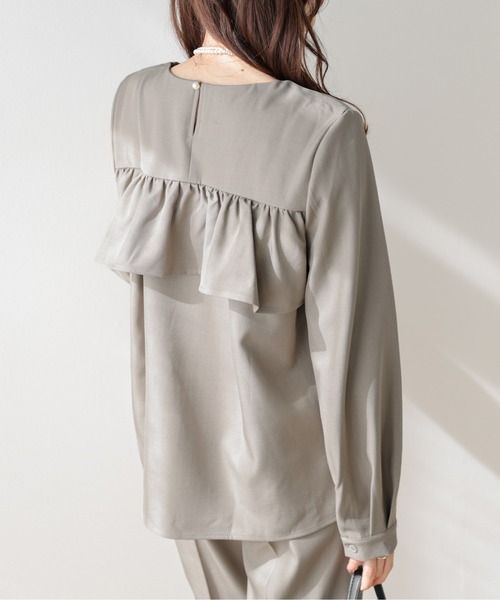 AMELY(エミリー)の「バックフリルブラウス&パンツ セットアップ(セットアップ・レディース・ベージュ/ネイビー/ベージュ系その他・L/M)」の7枚目の写真