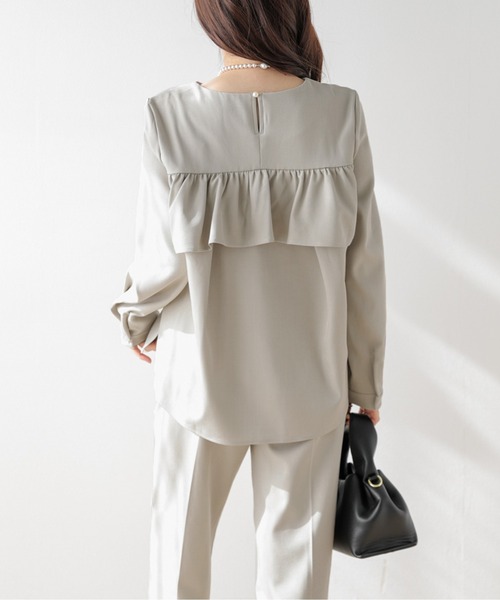 AMELY(エミリー)の「バックフリルブラウス&パンツ セットアップ(セットアップ・レディース・ベージュ/ネイビー/ベージュ系その他・L/M)」の17枚目の写真