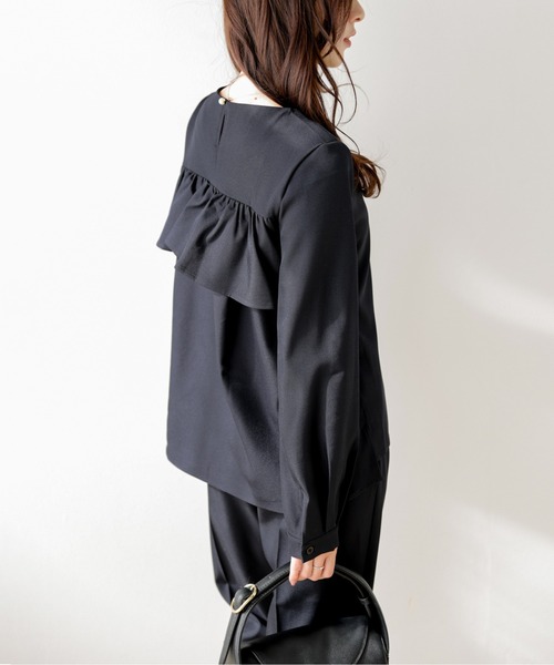 AMELY(エミリー)の「バックフリルブラウス&パンツ セットアップ(セットアップ・レディース・ベージュ/ネイビー/ベージュ系その他・L/M)」の9枚目の写真