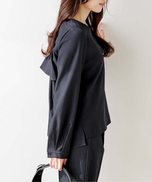 AMELY(エミリー)の「バックフリルブラウス&パンツ セットアップ(セットアップ・レディース・ベージュ/ネイビー/ベージュ系その他・L/M)」の10枚目の写真