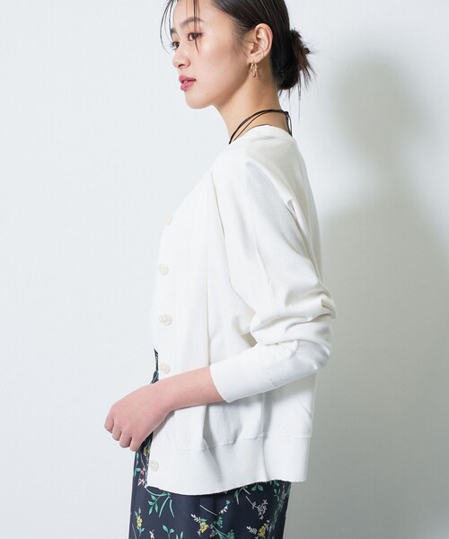 INDIVI（インディヴィ）の「【洗える／前後2WAY／アンサンブル可能】ドルマンスリーブカーディガン（カーディガン/ボレロ・レディース・ブラック/ブルー/ホワイト/ピンク系・13/15 /19/38）」の9枚目の写真