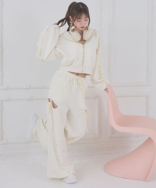 MAJESTIC LEGON（マジェスティックレゴン）の「スリット入りキラキラスウェットパンツ（スウェットパンツ・レディース・グレー/ピンクベージュ/アイボリー・MEDIUM）」の5枚目の写真