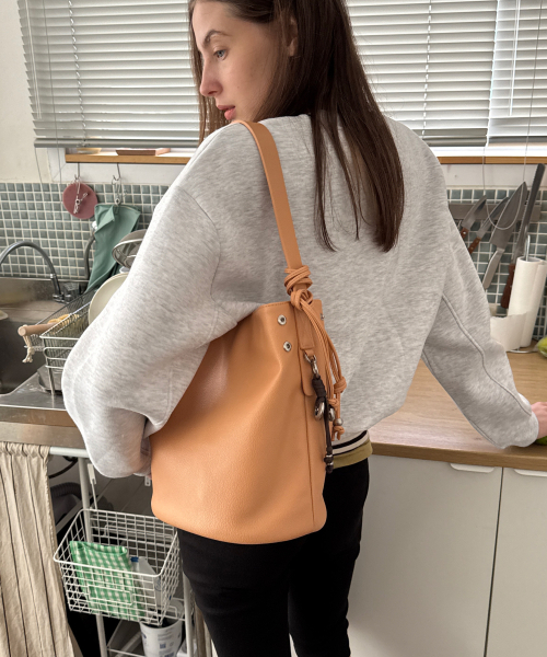 FIND KAPOOR（ファインドカプア）の「リバーシブルエナバッグ23 - 3カラー（ショルダーバッグ・レディース・レッド/ベージュ系その他2/ブラック/ブルーグレー・FREE）」の8枚目の写真